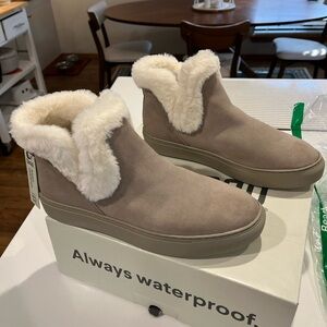 Cougar Duffy Boots Women's 9M mushroom Suede Faux-fur